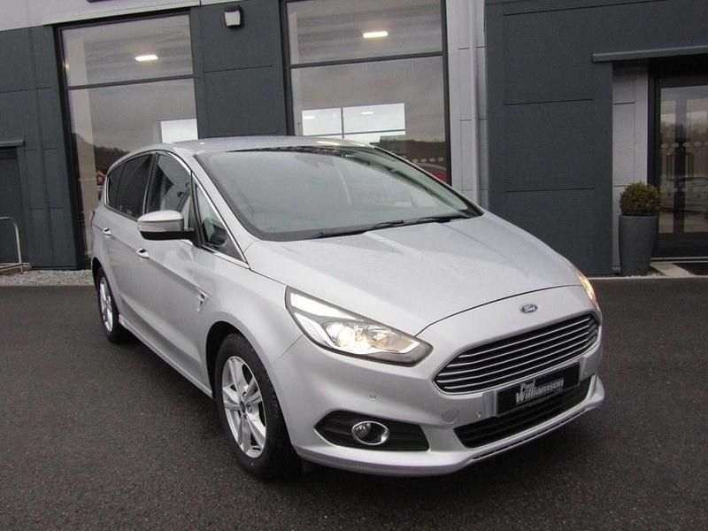 Used Ford S-MAX Titanium 150 HP (110 kW) 2016 Silver MPV