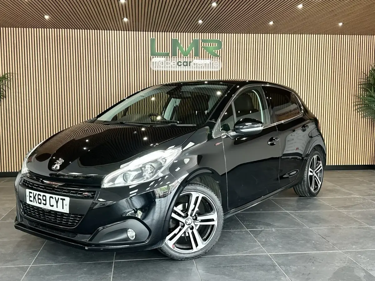 Usado Peugeot 208 GT-line 110 HP (80 kW) 2019 Preto Citadino