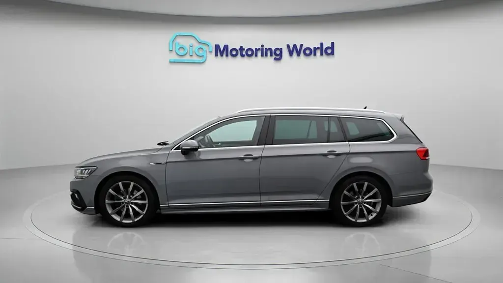 Used VW Passat R-line 150 HP (110 kW) 2023 Grey Estate