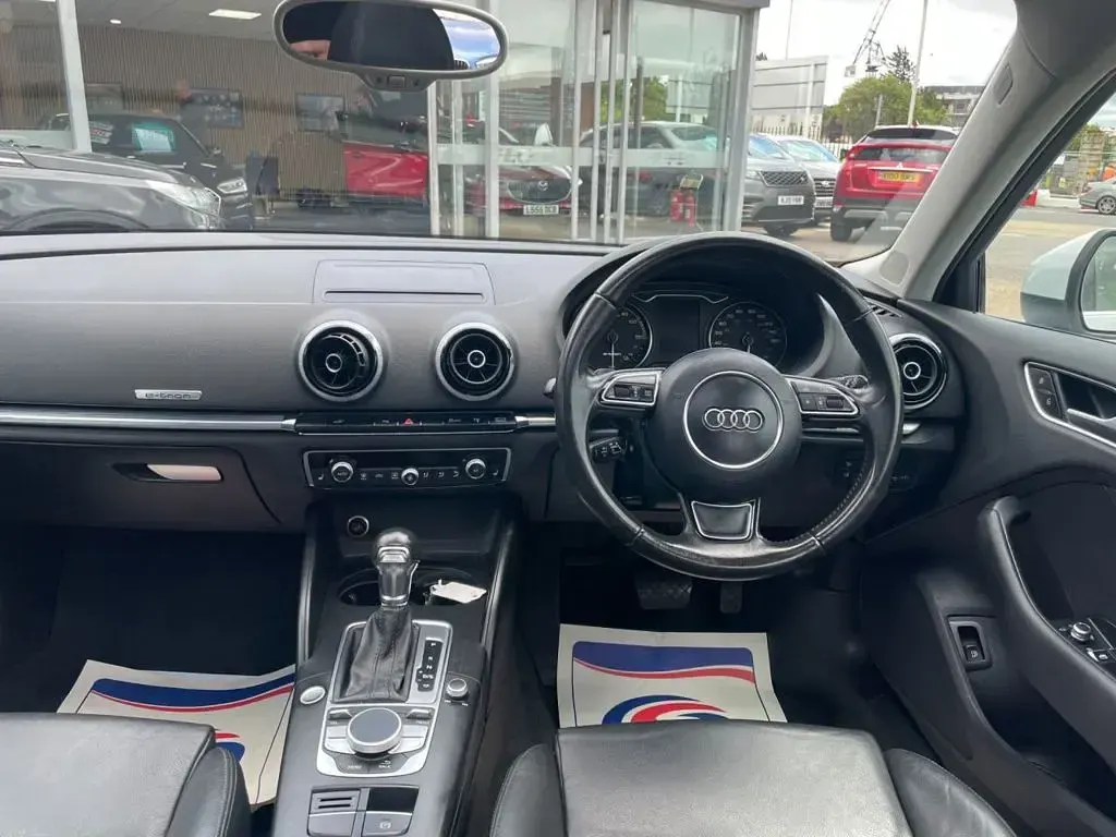 Used Audi A3 Sportback e-tron Advanced 204 HP (150 kW) 2015 White Hatchback