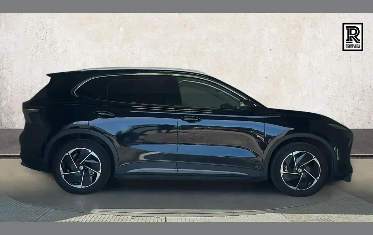 Used MG MG5 EV Trophy 167 kW (228 HP) 2025 Black Estate