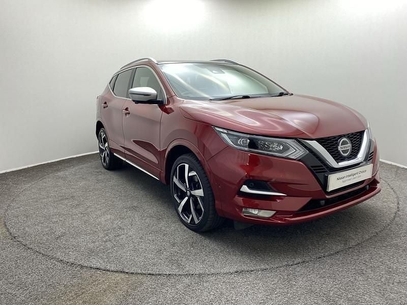 Magnetic red Used 2020 Nissan Qashqai Tekna+ SUV | £16,490 (Fair price) - Image 1/4