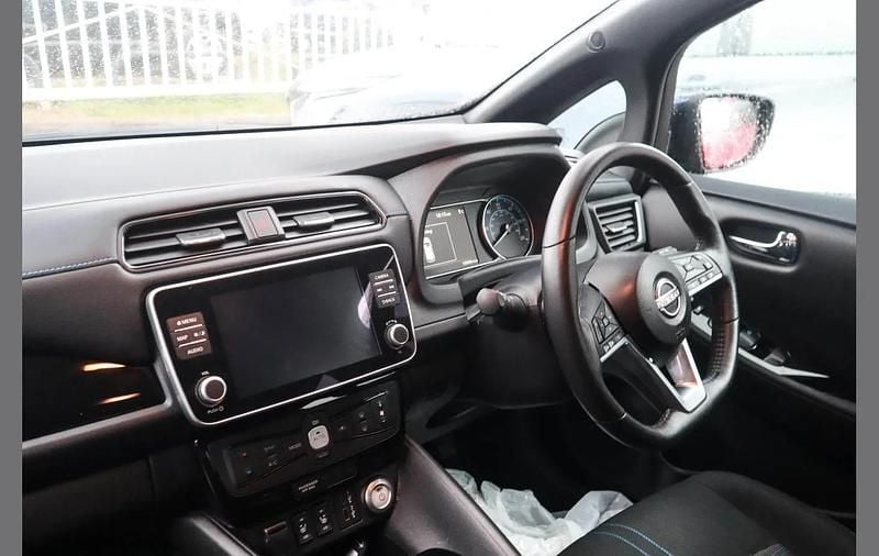 Used Nissan Leaf N-Connecta 110 kW (150 HP) 2023 Blue Hatchback