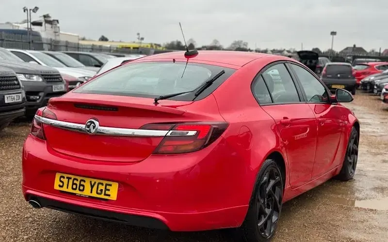Used Vauxhall Insignia Edition 136 HP (100 kW) 2016 Red Hatchback