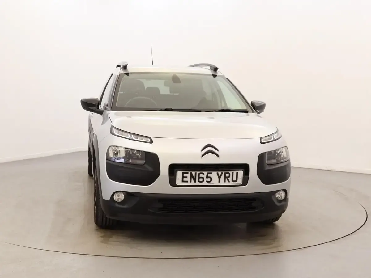 Usado Citroën C4 Cactus Flair 82 HP (60 kW) 2016 Prateado Citadino