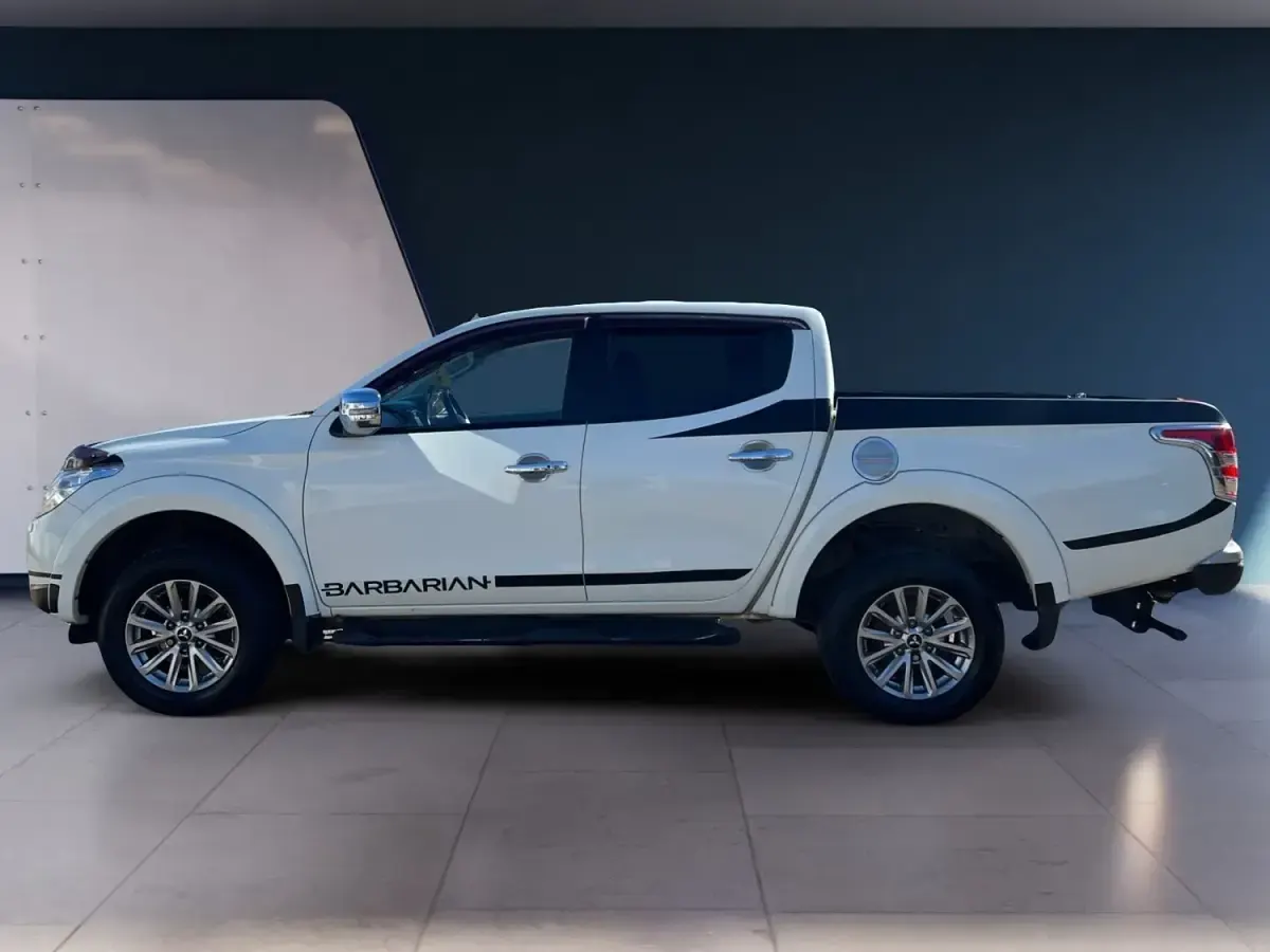 Used Mitsubishi L200 178 HP (130 kW) 2015 White Pickup