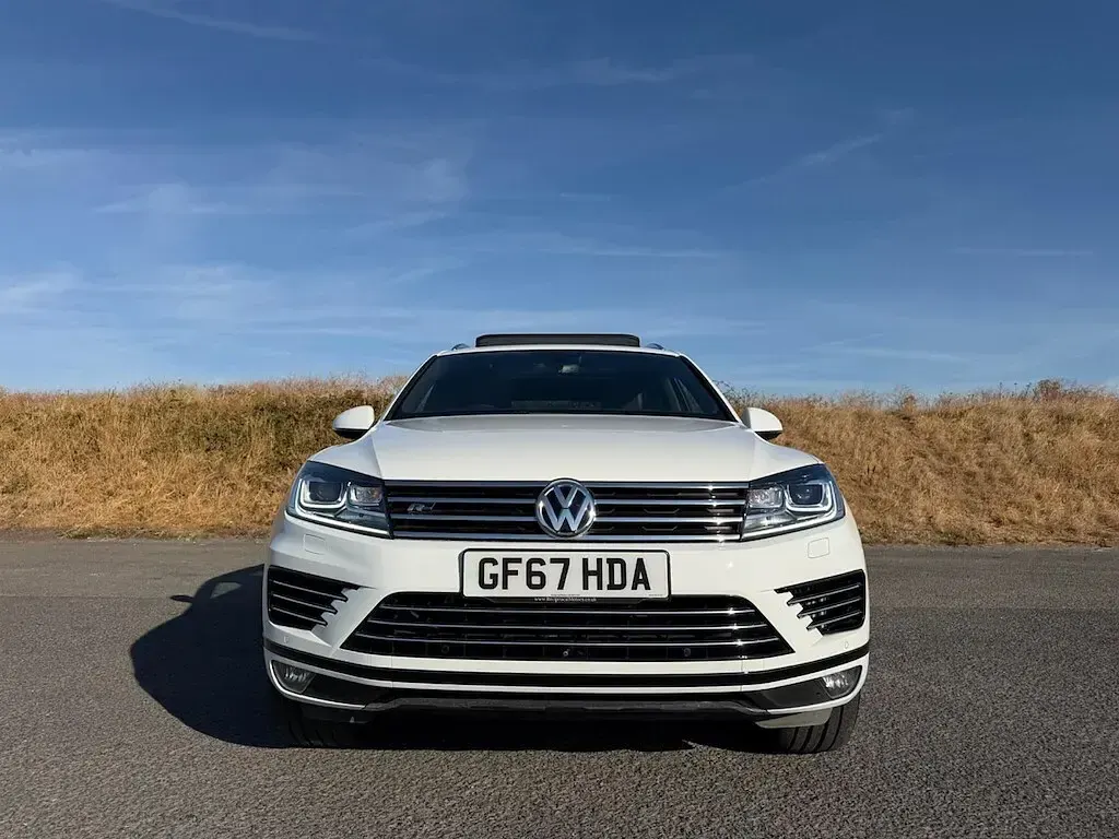 Used VW Touareg R-line Plus 262 HP (192 kW) 2017 White SUV