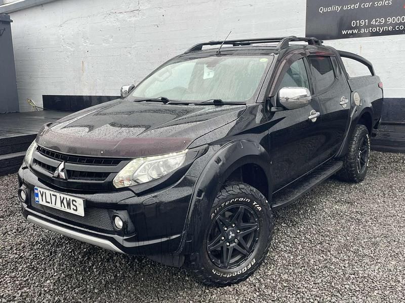 Used Mitsubishi L200 181 HP (133 kW) 2017 Black Pickup