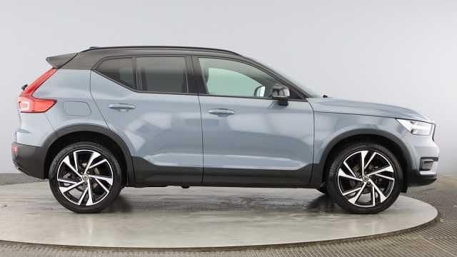 Used Volvo XC40 R-Design Pro 161 HP (118 kW) 2022 Grey SUV
