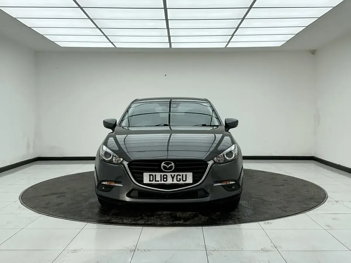 Używany Mazda 3 121 KM (88 kW) 2018 Szary Hatchback