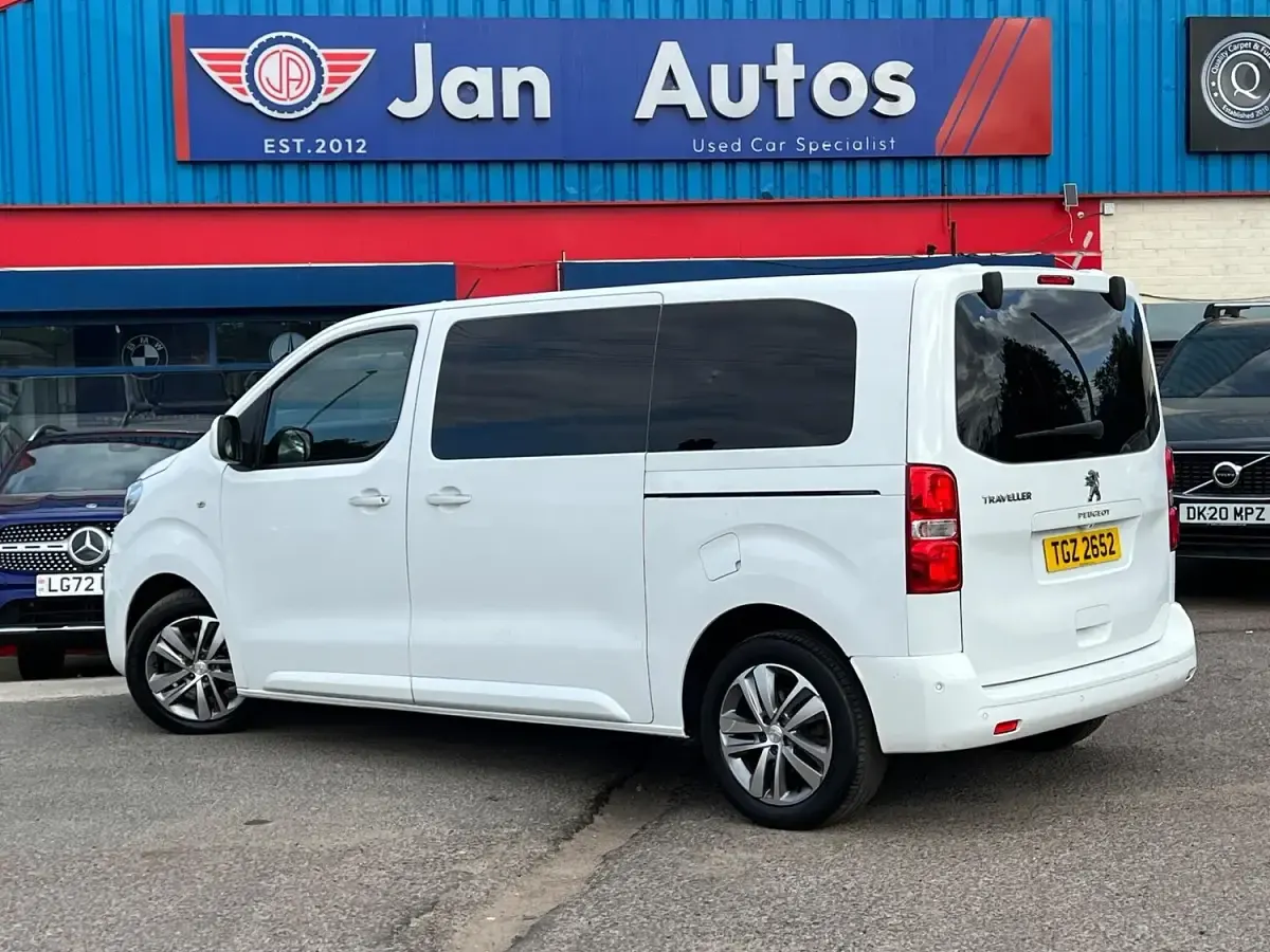 Used Peugeot Traveller Allure 2021 White MPV
