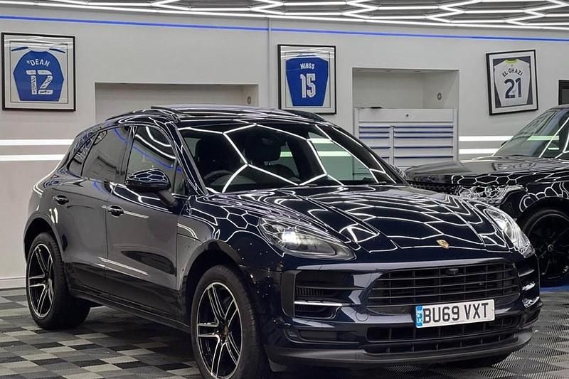 Used 2019 Porsche Macan SUV | £33,495 (A bit pricey) - Image 1/1