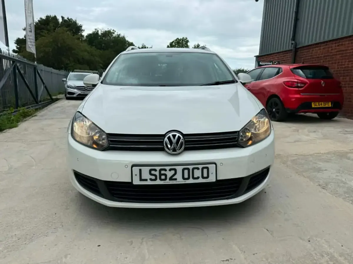 Used VW Golf VII SE 105 HP (77 kW) 2012 White Estate