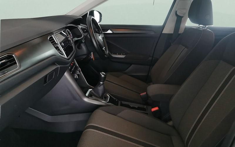 Used 2021 VW T-Roc SE SUV | £13,196 (Fair price) - Image 1/1