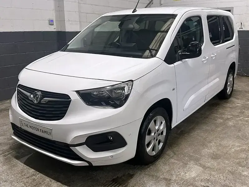 Begagnad Vauxhall Combo 2022 Vit Minibuss