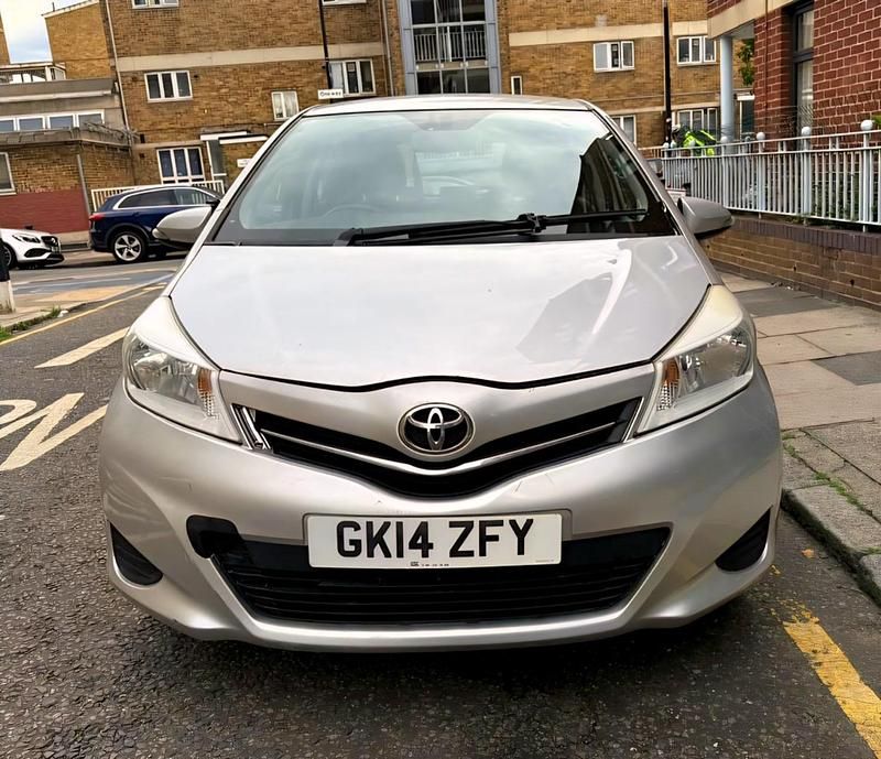 Silver Used 2014 Toyota Yaris Hatchback | £3,599 - Image 1/4