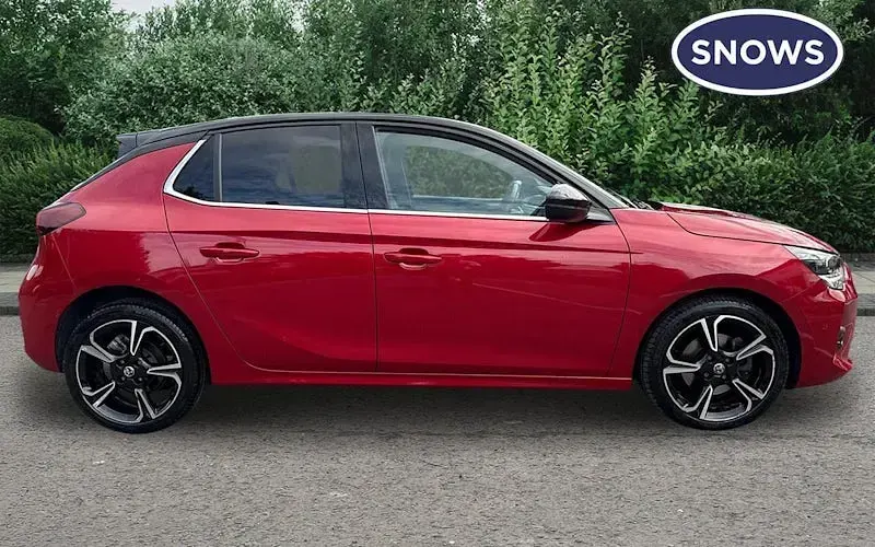 Begagnad Vauxhall Corsa Ultimate 101 HK (74 kW) 2023 Röd Halvkombi