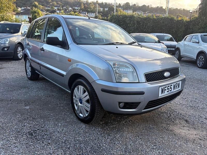 Silver Used 2005 Ford Fusion Hatchback | £1,995 (Fair price) - Image 1/4