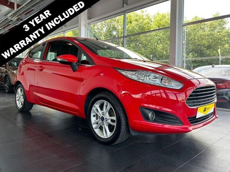 Red Used 2015 Ford Fiesta Zetec Hatchback | £4,995 (Fair price) - Image 1/2