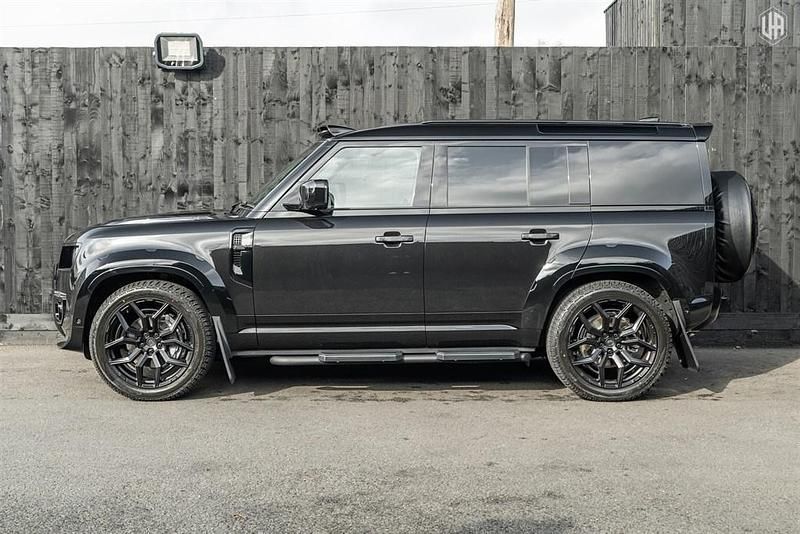 New Land Rover Defender HSE Dynamic 345 HP (253 kW) 2026 Santorini black SUV