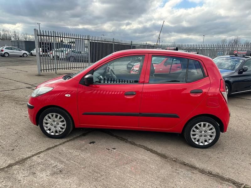 Used Hyundai i10 Classic 78 HP (57 kW) 2010 Red Hatchback