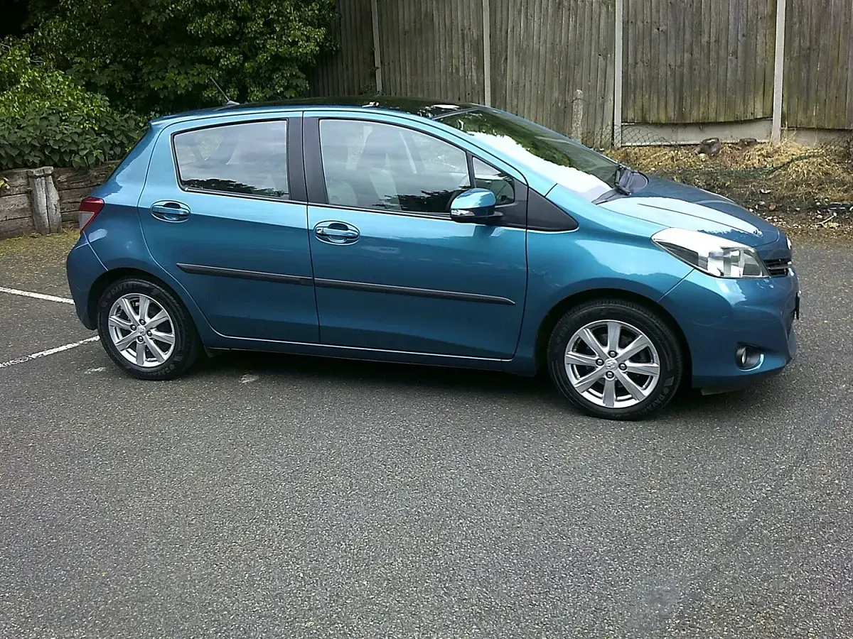 Used Toyota Yaris 2011 Turquoise Hatchback