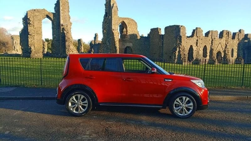 Used Kia Soul Urban 134 HP (98 kW) 2017 Red SUV