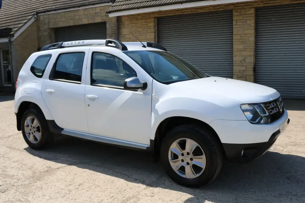 Usado Dacia Duster 125 HP (91 kW) 2018 Branco SUV