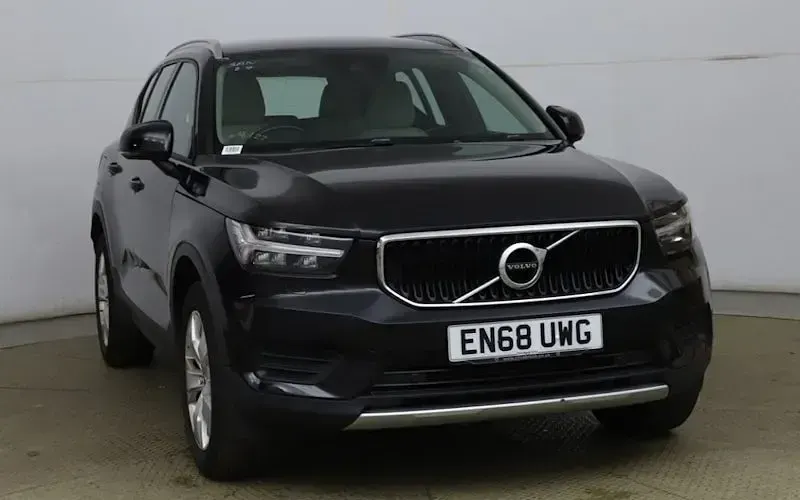 Used Volvo XC40 Momentum 156 HP (114 kW) 2019 SUV