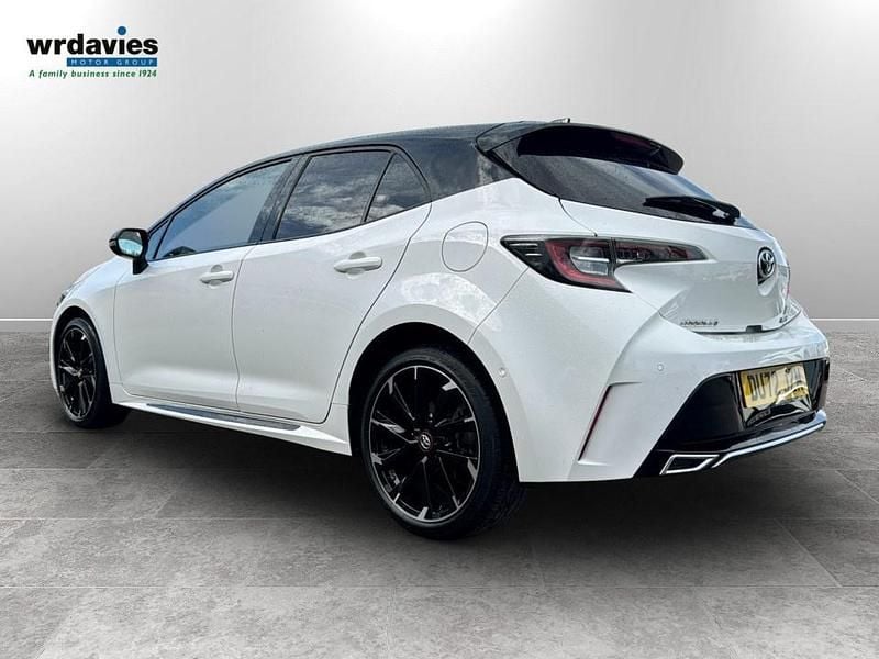Used Toyota Corolla Sport 122 HP (89 kW) 2022 White Hatchback