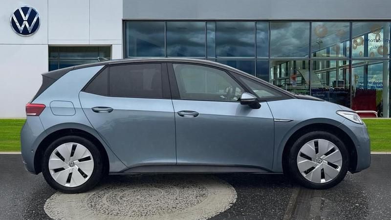 Used VW ID.3 Pro 106 kW (145 HP) 2023 Blue Hatchback