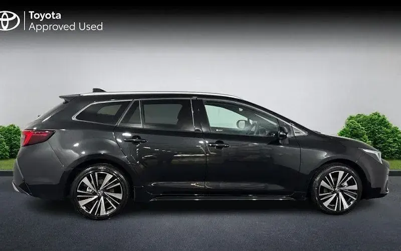 Used Toyota Corolla Design 140 HP (102 kW) 2026 Estate