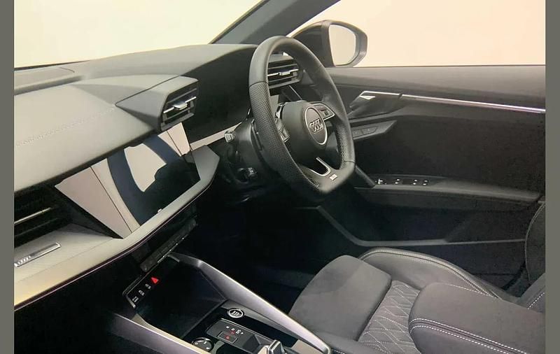 Used Audi A3 Comfort 150 HP (110 kW) 2023 Blue Sedan