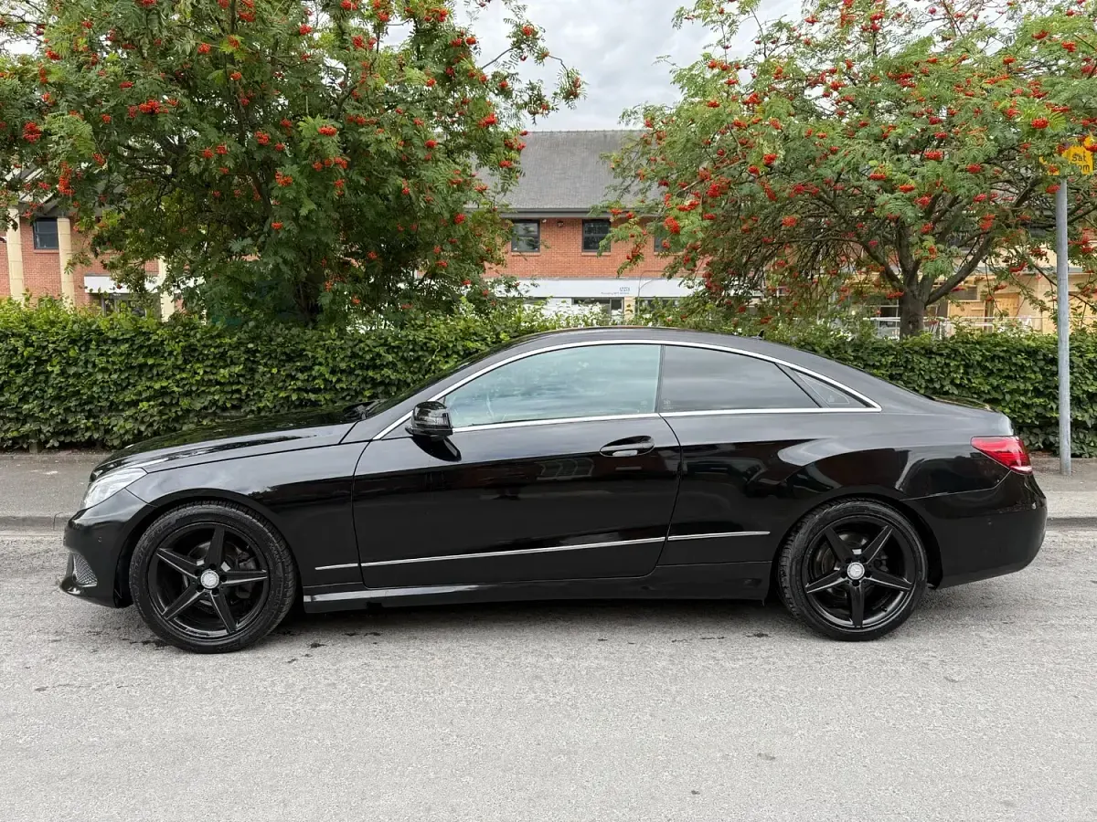 Usado Mercedes E220 SE 170 CV (125 kW) 2014 Negro Coupe