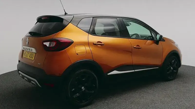Used Renault Captur Signature 90 HP (66 kW) 2018 Orange/black SUV