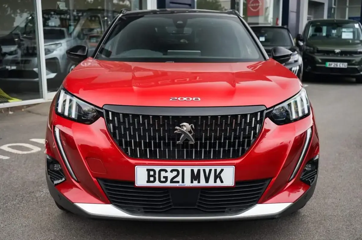 Used Peugeot 2008 Premium 129 HP (94 kW) 2021 Red SUV
