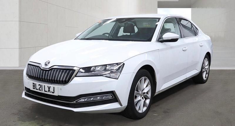Used Skoda Superb SE Technology 2021 White Hatchback