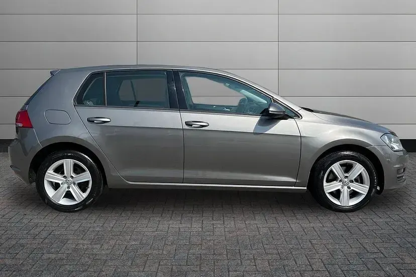Used VW Golf VII Match 120 HP (88 kW) 2014 Limestone grey Hatchback