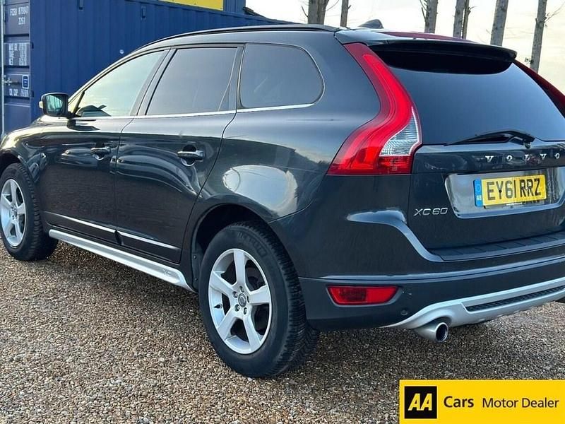 Used Volvo XC60 R-Design 215 HP (158 kW) 2011 Grey SUV