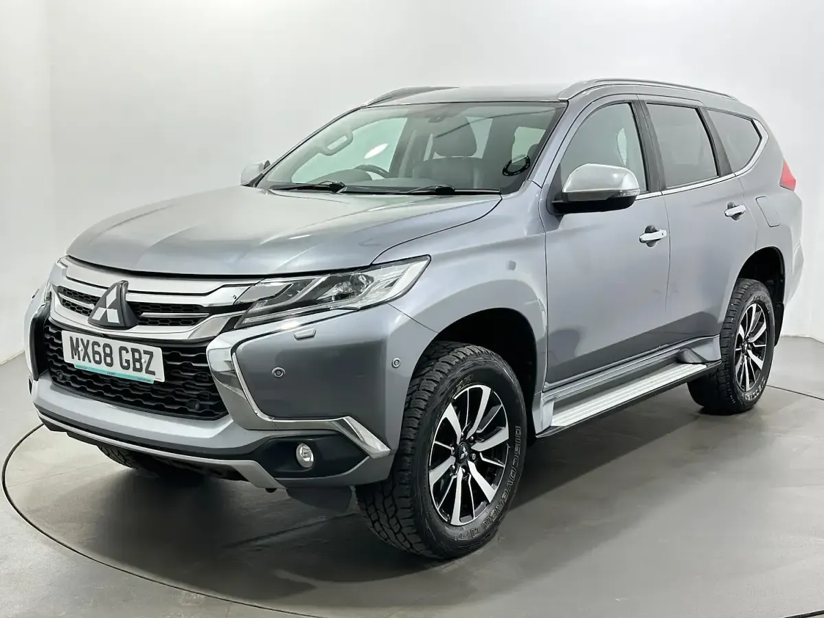Used Mitsubishi Shogun 181 HP (133 kW) 2018 Grey SUV
