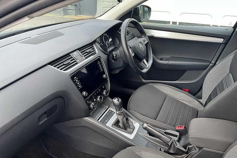 Used Skoda Octavia SE Drive 147 HP (108 kW) 2020 Black Hatchback