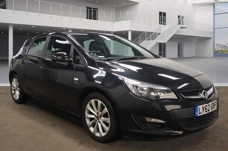 Used 2013 Vauxhall Astra Active Hatchback | £2,500 (Good price) - Image 1/1