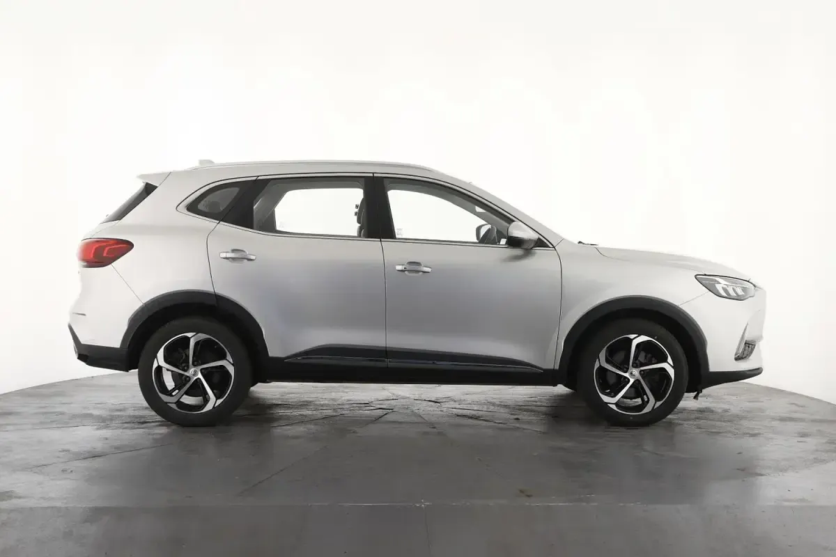 Used MG HS SE 162 HP (119 kW) 2023 Silver SUV