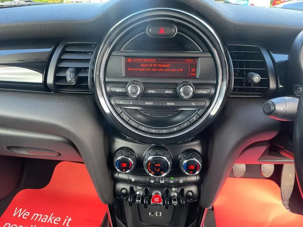Used Mini Cooper Hatch 2015 White Hatchback