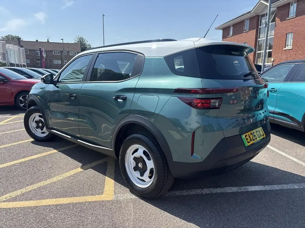 Used Vauxhall Frontera Design Edition 81 kW (111 HP) 2026 Green SUV