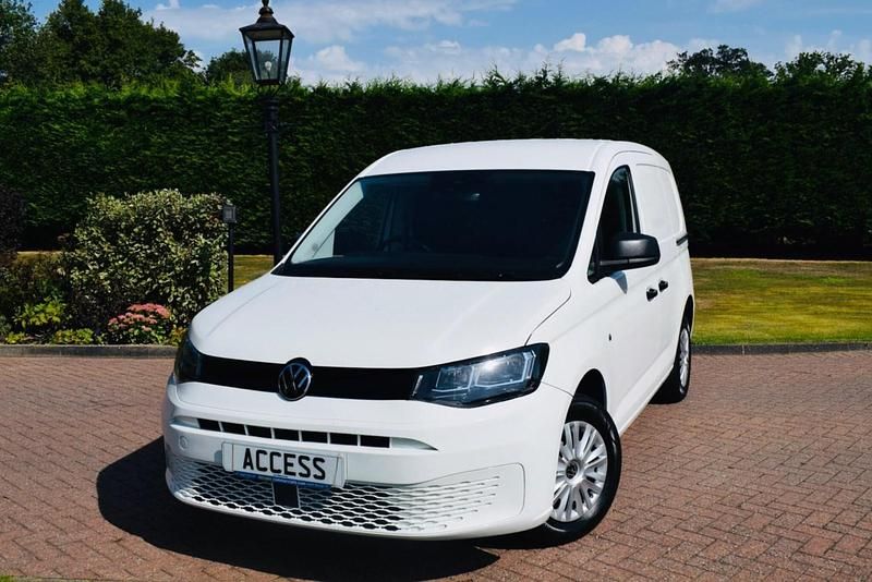 White Used 2023 VW Caddy S MPV | £15,995 (Fair price) - Image 1/4