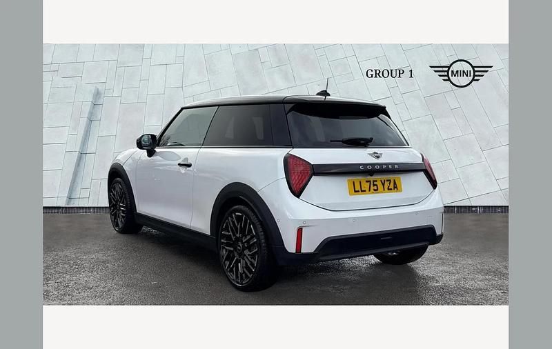 Usado Mini Cooper Exclusive 114 kW (156 CV) 2026 Blanco Utilitario