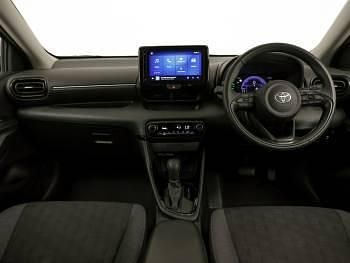 Used Toyota Yaris Hybrid Design 116 HP (85 kW) 2025 White Hatchback
