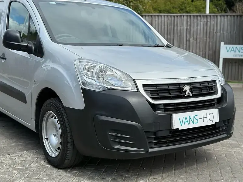 Used Peugeot Partner 2019 Silver MPV