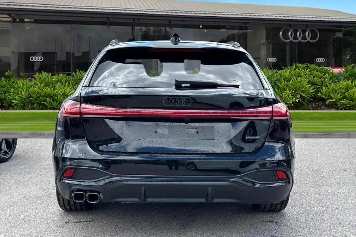 New Audi A5 Advanced 204 HP (150 kW) 2026 Black Estate